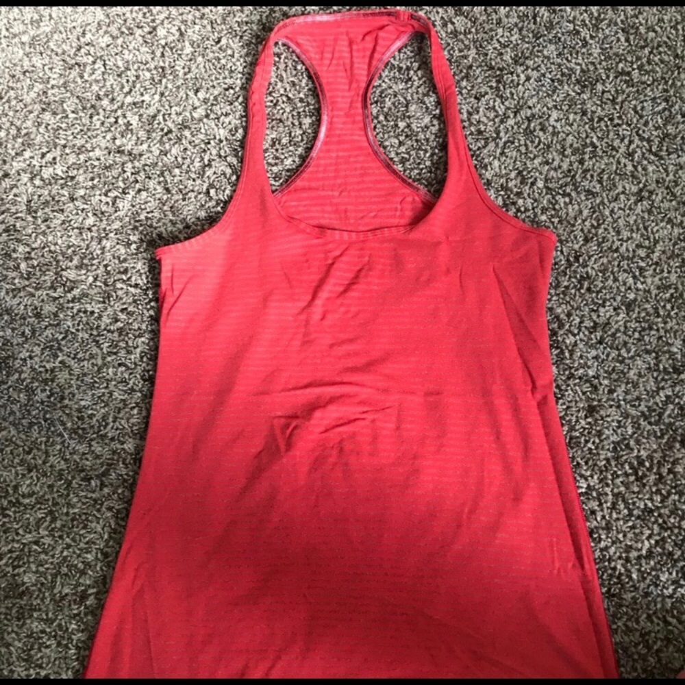 Lululemon tank (6/8)